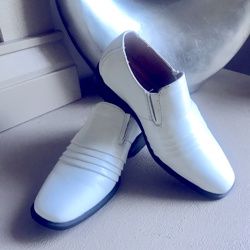 Boys dress shoes size 11C. New with out tags